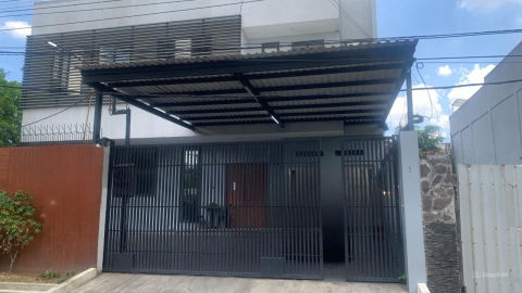 Dijual / Disewa Rumah Usaha Jalan Bukit Barisan